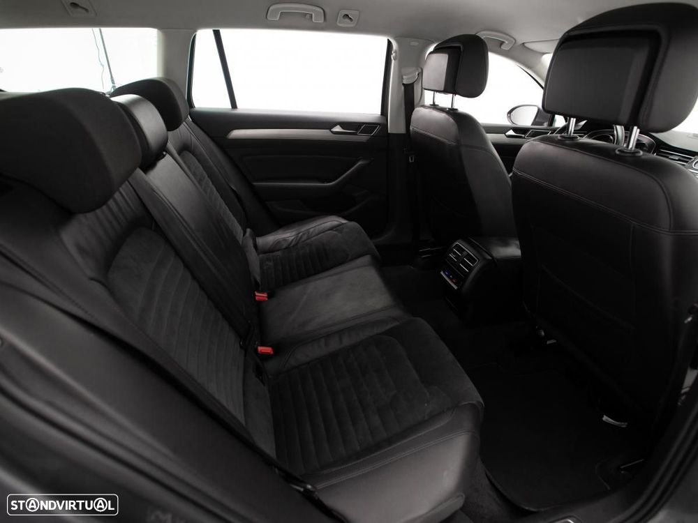 VW Passat Variant 2.0 TDi Confortline DSG - 11
