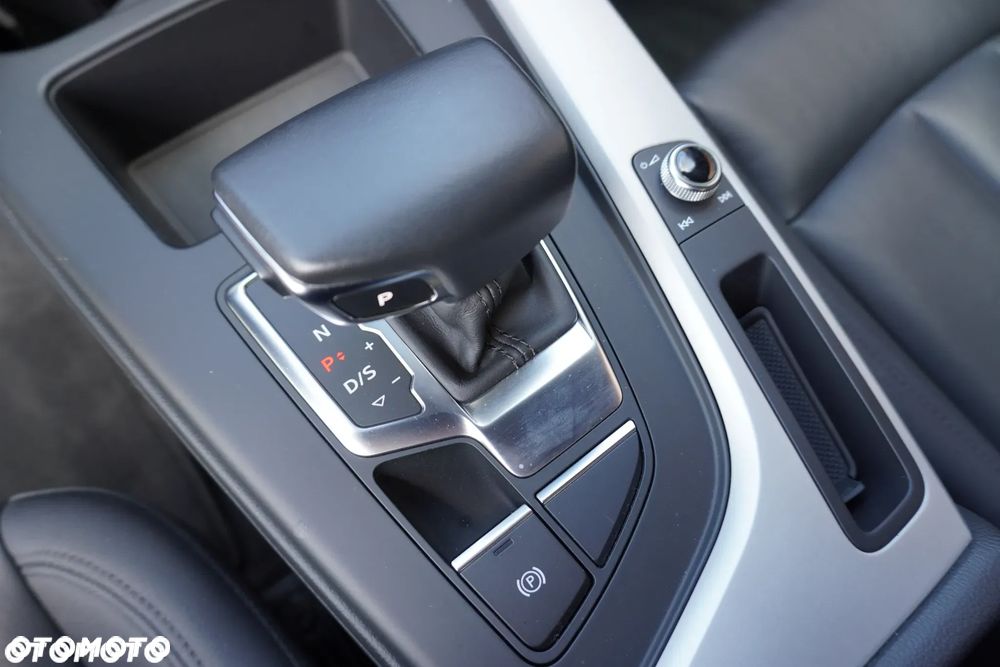 Audi A4 Avant 40 TDI quattro S tronic S line - 29