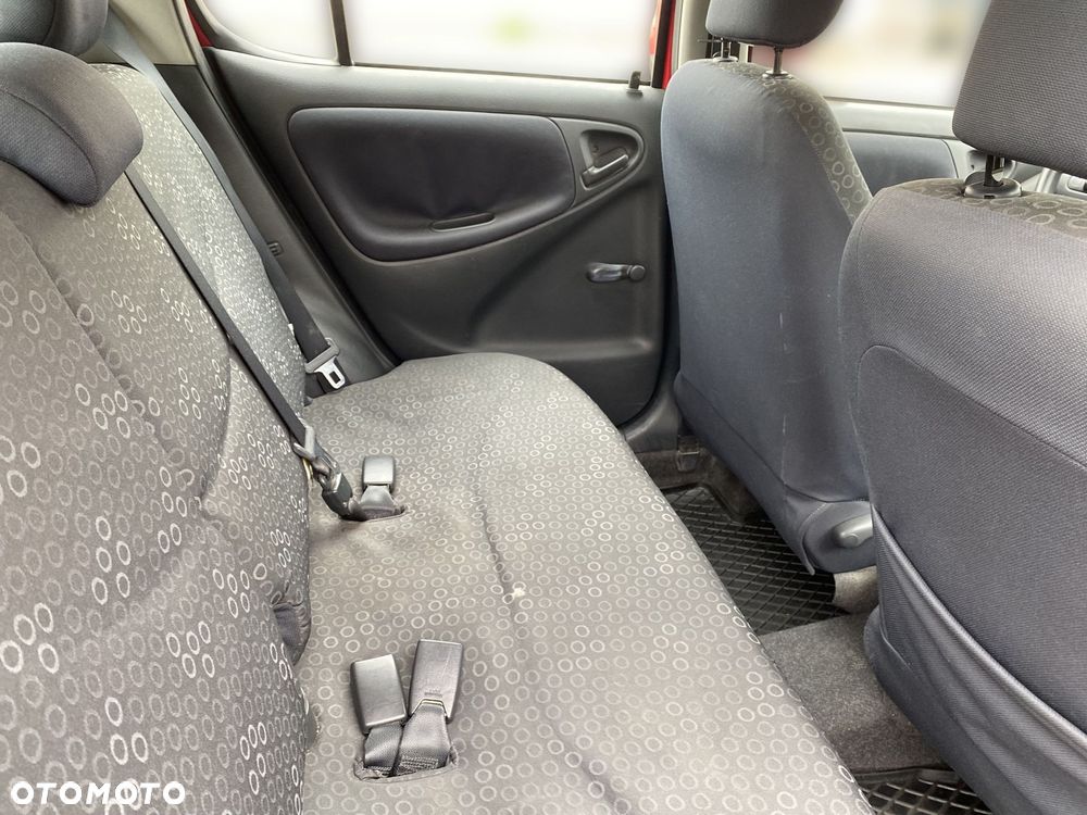 Toyota Yaris - 13
