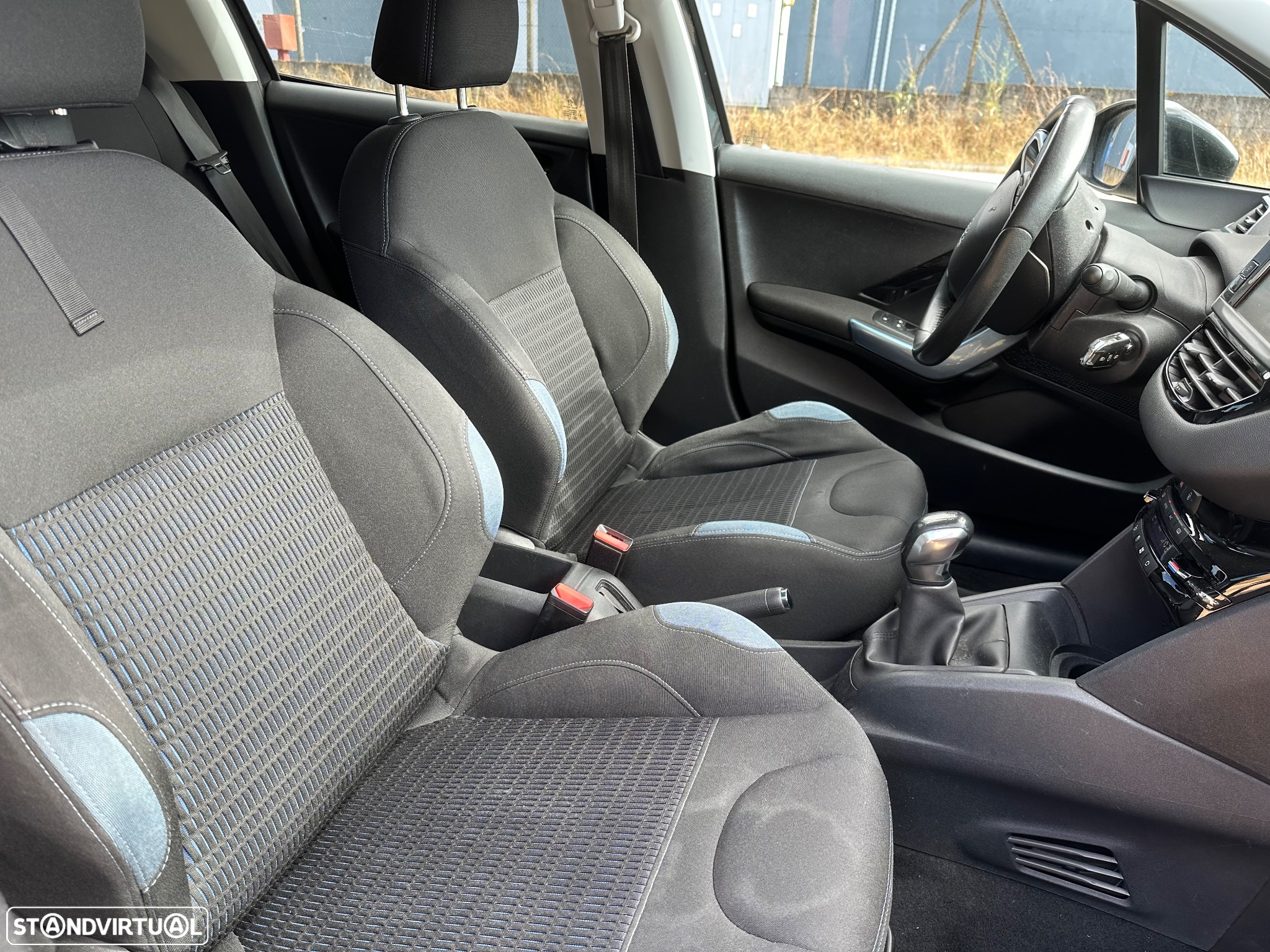 Peugeot 208 1.4 HDi Allure - 6