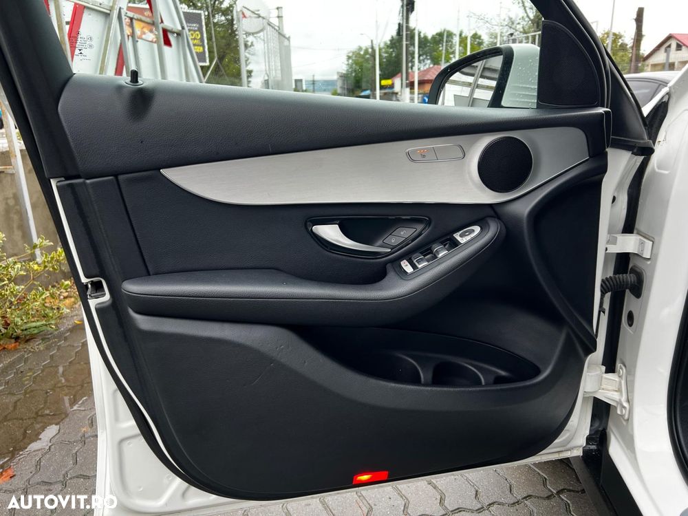 Mercedes-Benz GLC 250 4MATIC - 36