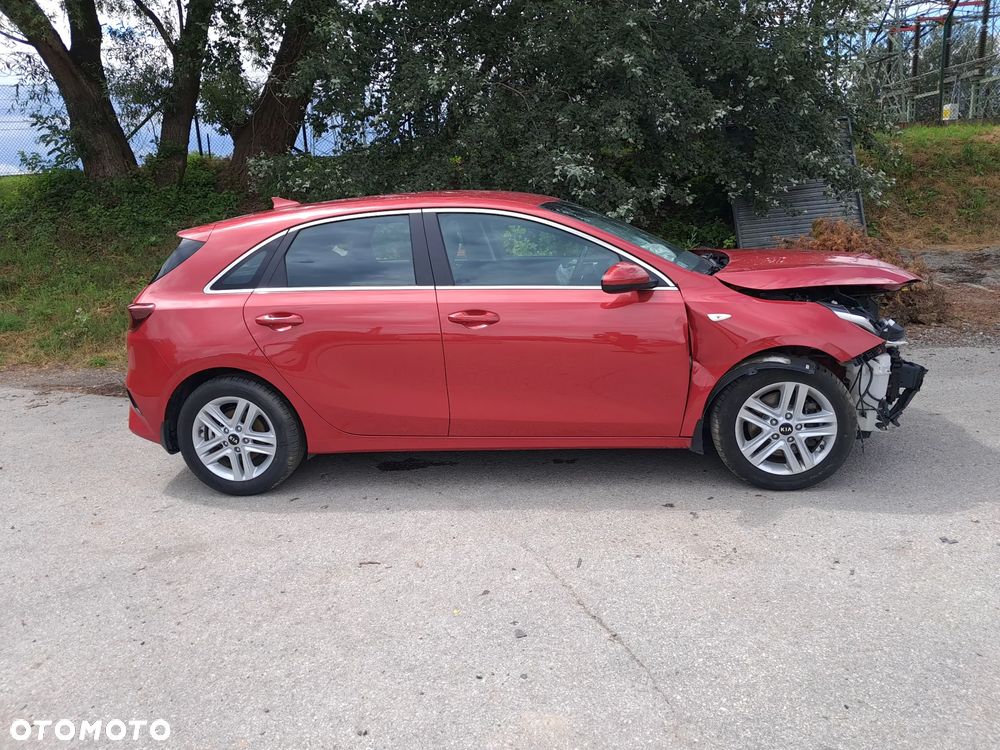 Kia Ceed - 14