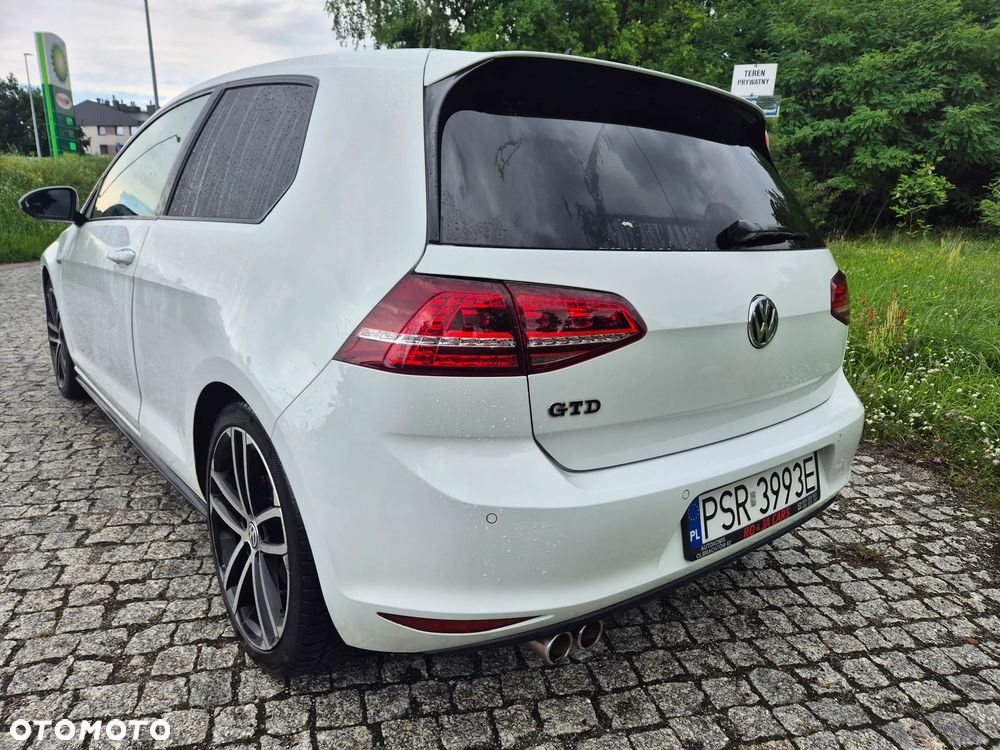 Volkswagen Golf - 23