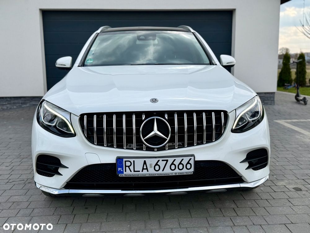 Mercedes-Benz GLC 250 4Matic 9G-TRONIC AMG Line - 25