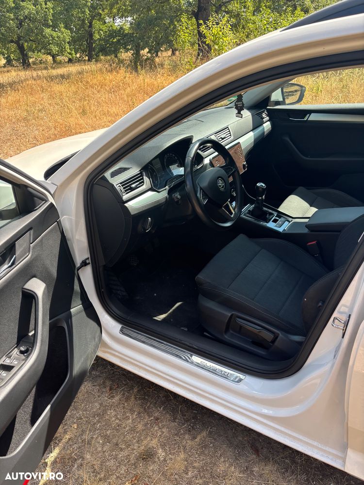 Skoda Superb 2.0 TDI Ambition - 16
