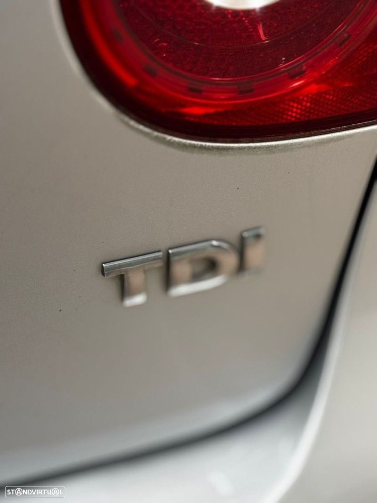 VW Golf 1.9 TDi Confortline DSG - 22