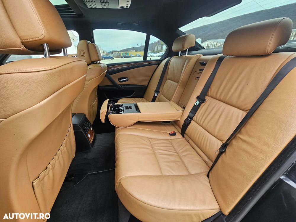 BMW Seria 5 525d Aut. Edition Exclusive - 13