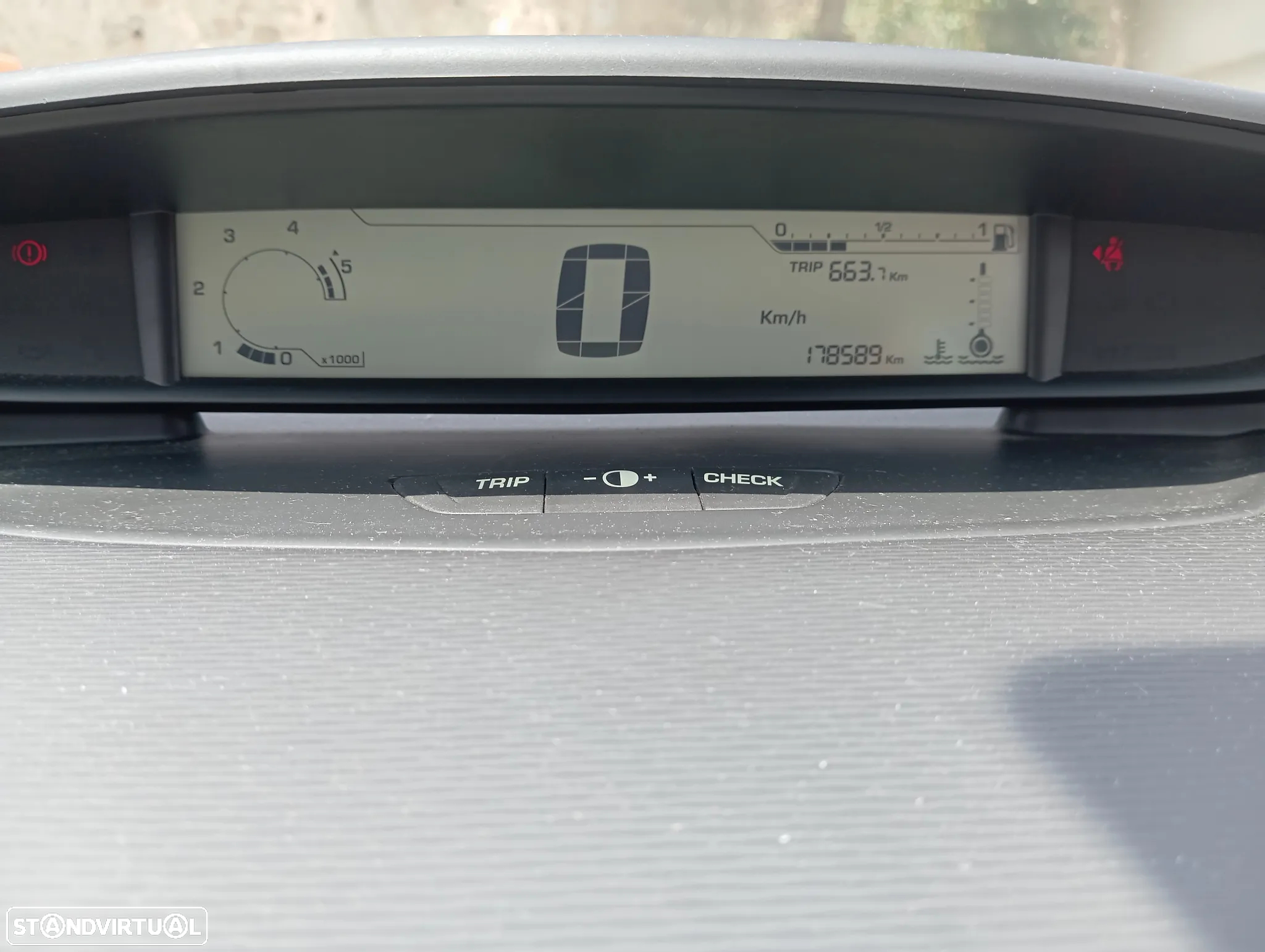 Citroën C4 1.6 HDi Exclusive Airdream - 5