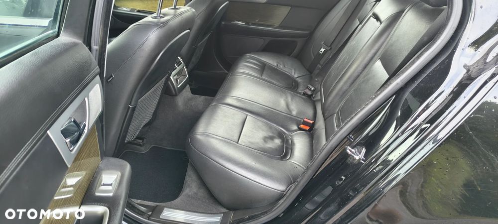 Jaguar XF 2.2 D Luxury - 17