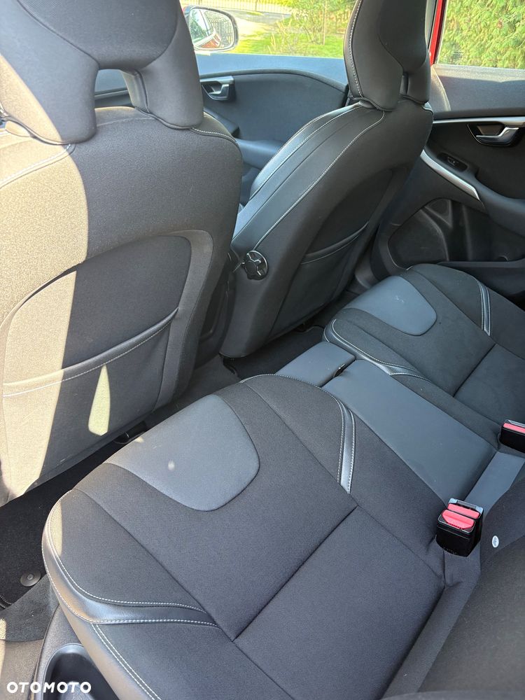 Volvo V40 D2 Momentum - 27