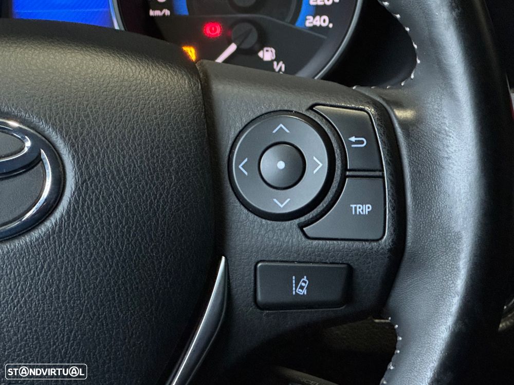 Toyota Auris Touring Sports 1.8 HSD Exclusive - 14