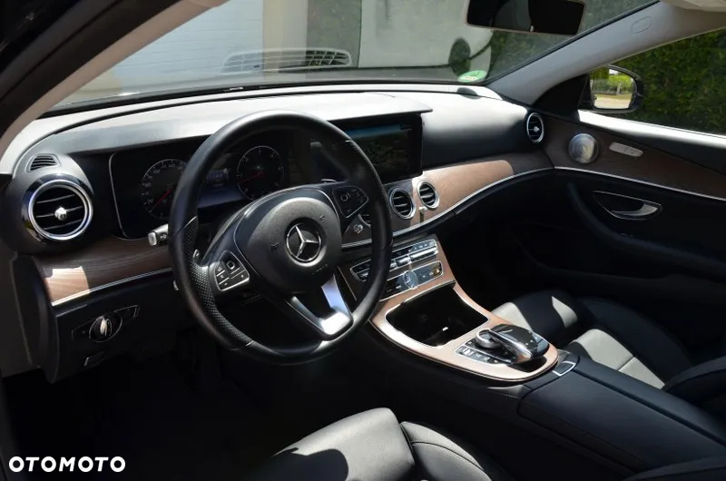Mercedes-Benz Klasa E 350 d 4Matic T 9G-TRONIC Avantgarde - 12