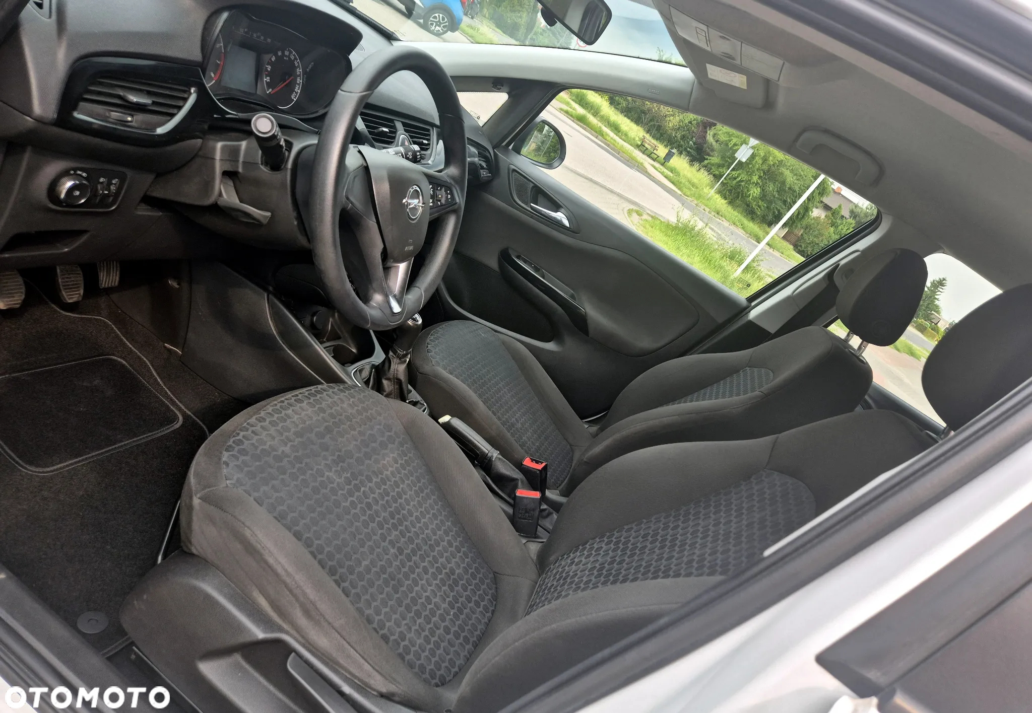 Opel Corsa 1.2 16V Essentia - 10