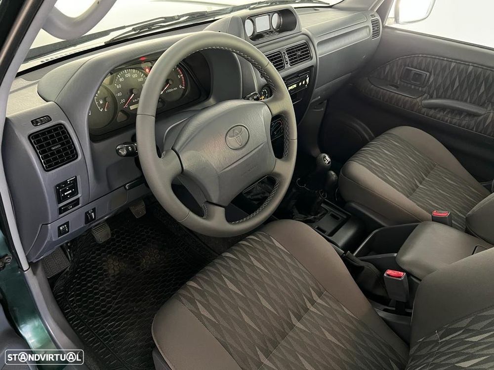 Toyota Land Cruiser - 7