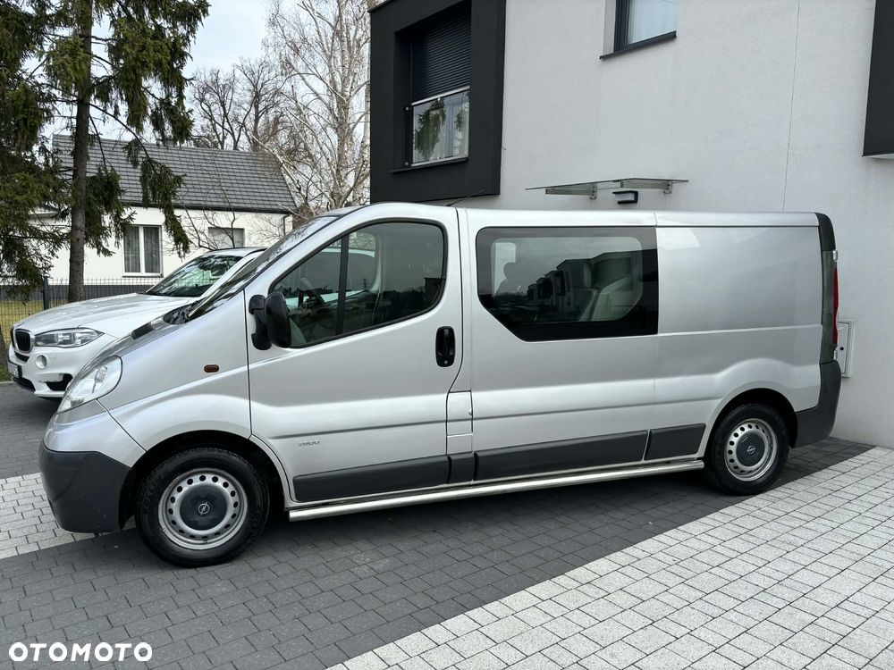 Opel Vivaro L2H1 2.9t - 12