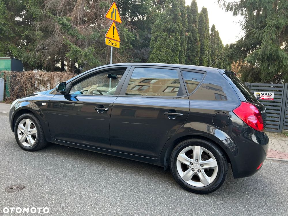 Kia Ceed 1.6 Comfort + - 28