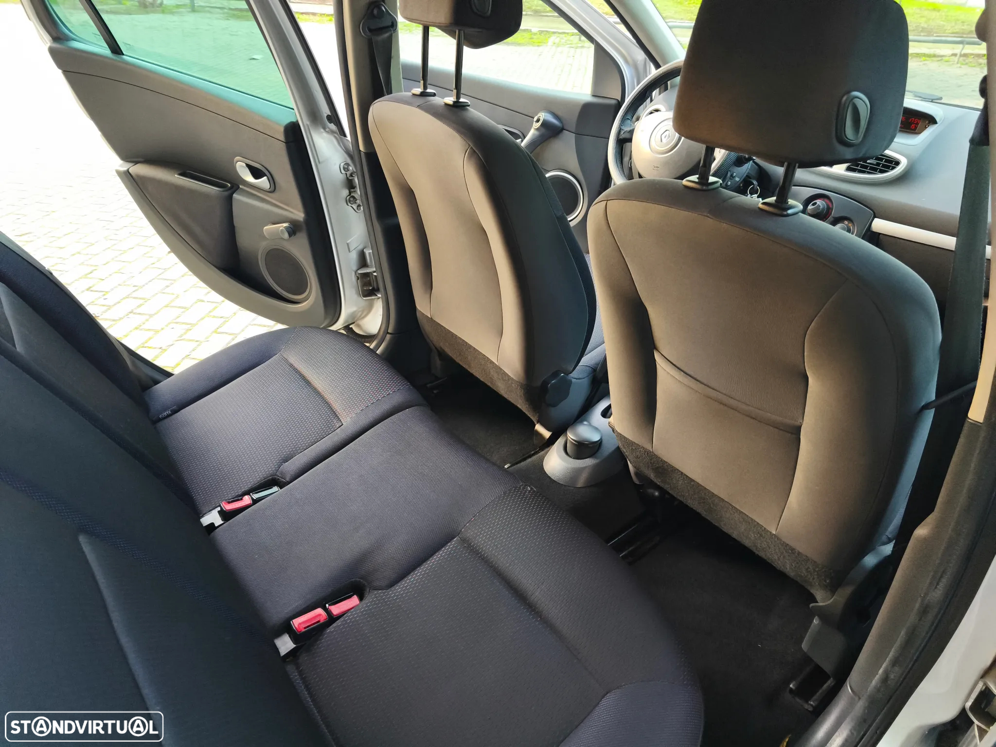 Renault Clio Break 1.2 16V Dynamique - 23
