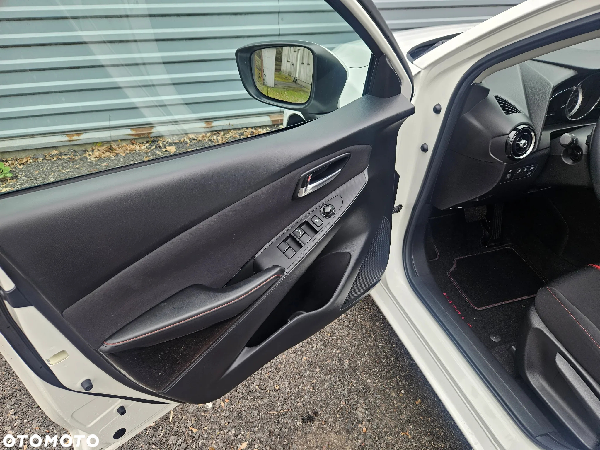 Mazda 2 - 7