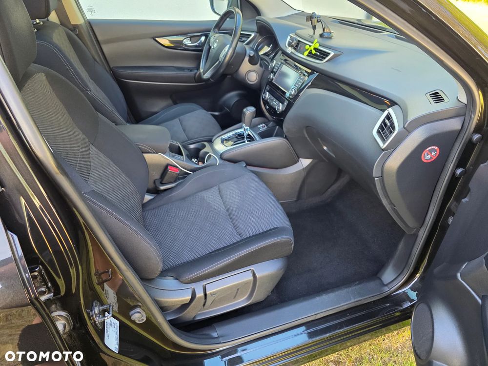 Nissan Qashqai 1.6 DCi Xtronic N-Connecta - 17