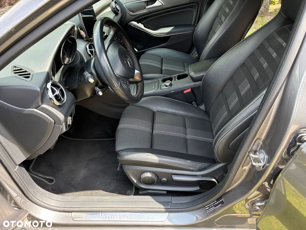 Mercedes-Benz GLA - 10