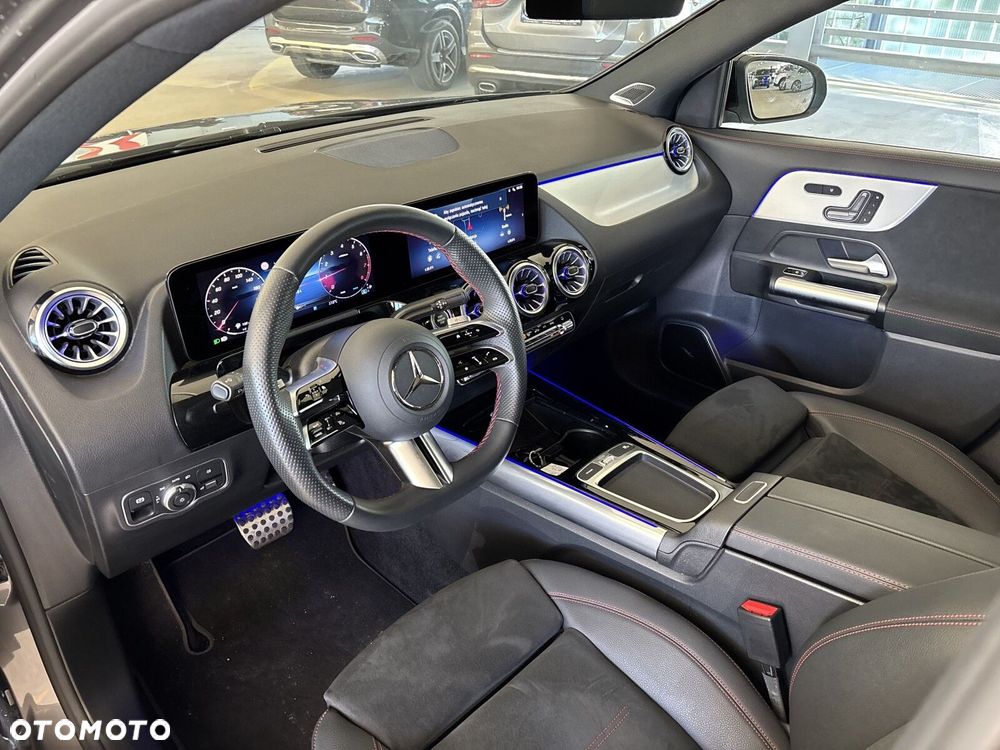 Mercedes-Benz GLA - 15