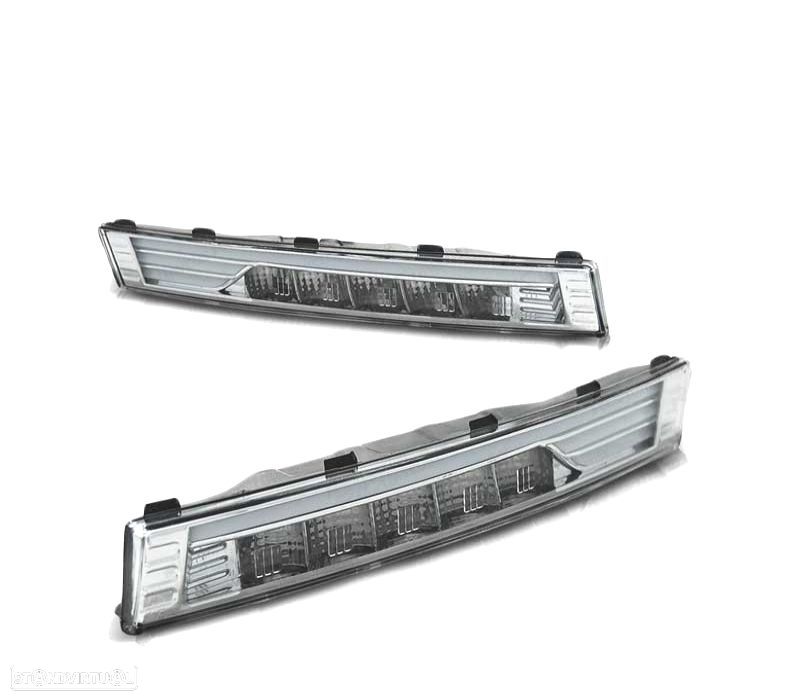 PISCAS FRONTAIS LED COM LUZ DIURNA VOLKSWAGEN VW PASSAT B6 05-10 CROMADO - 2