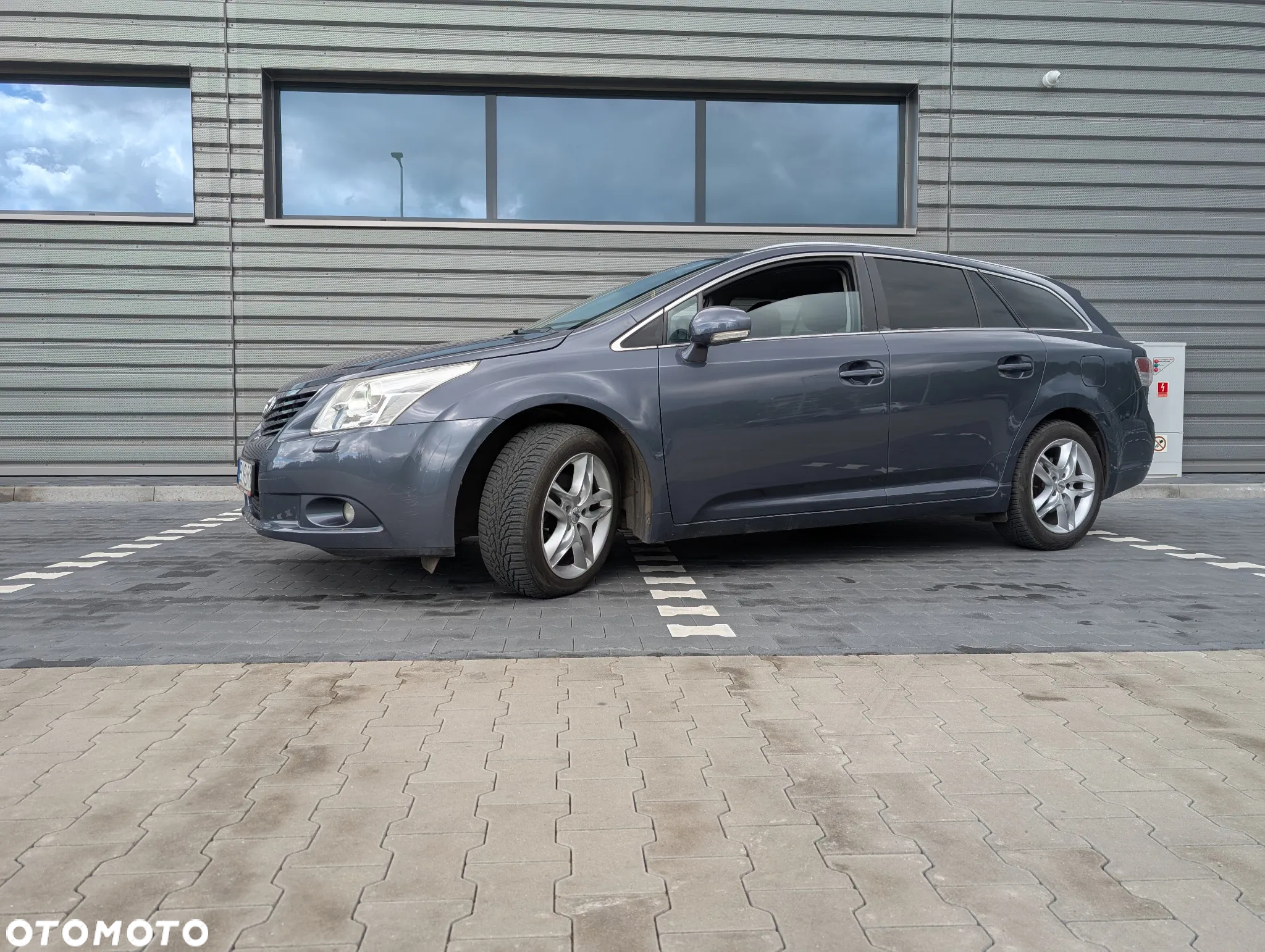 Toyota Avensis 2.0 D-4D Sol - 11