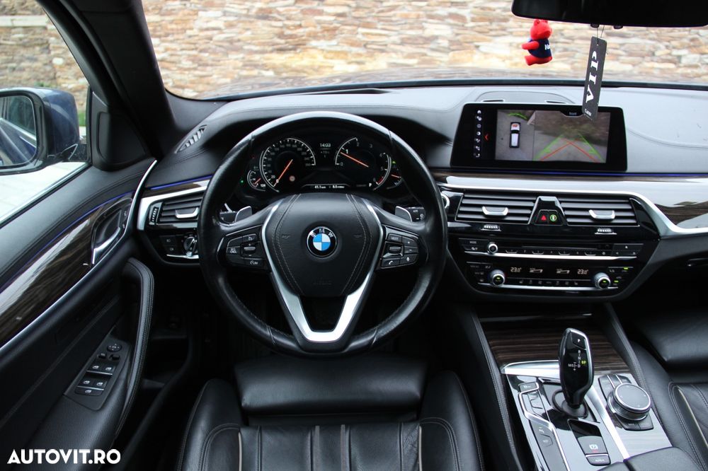 BMW Seria 5 530d xDrive Touring Aut. Luxury Line - 23