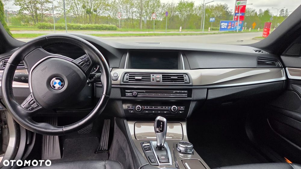 BMW Seria 5 530d Sport-Aut Modern Line - 14