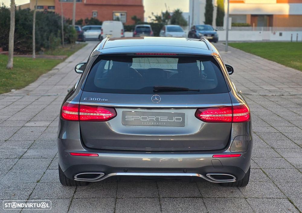 Mercedes-Benz E 300 de 9G-TRONIC AMG Line - 5
