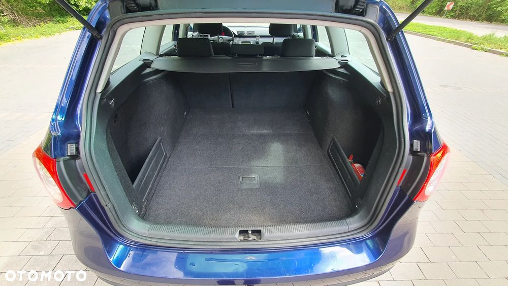 Volkswagen Passat 1.9 TDI Trendline - 10