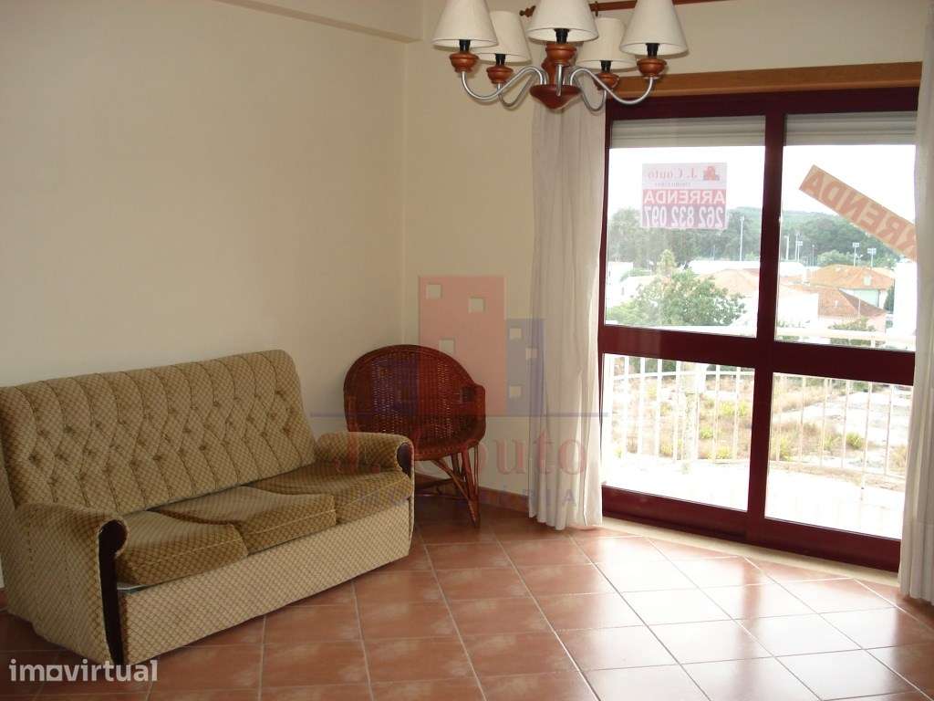 Apartamento T2 com garagem para arrendar - Grande imagem: 3/12