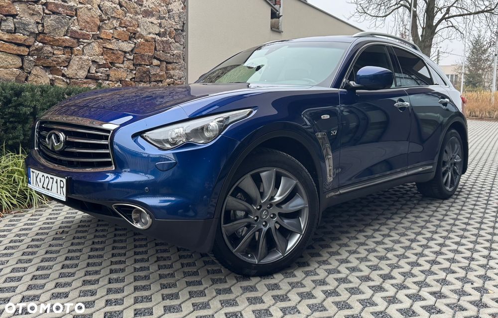 Infiniti Q70 - 2