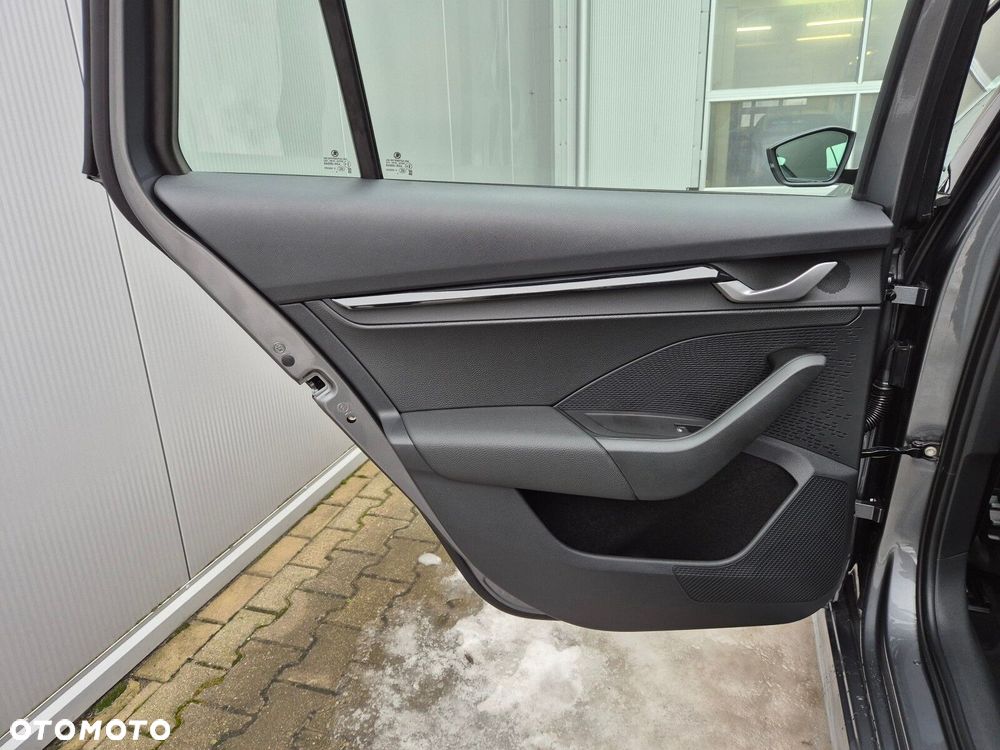 Skoda Octavia 2.0 TDI Drive Essence DSG - 17