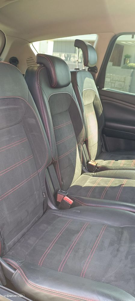 Ford S-Max 2.2 TDCi Titanium 7L - 19