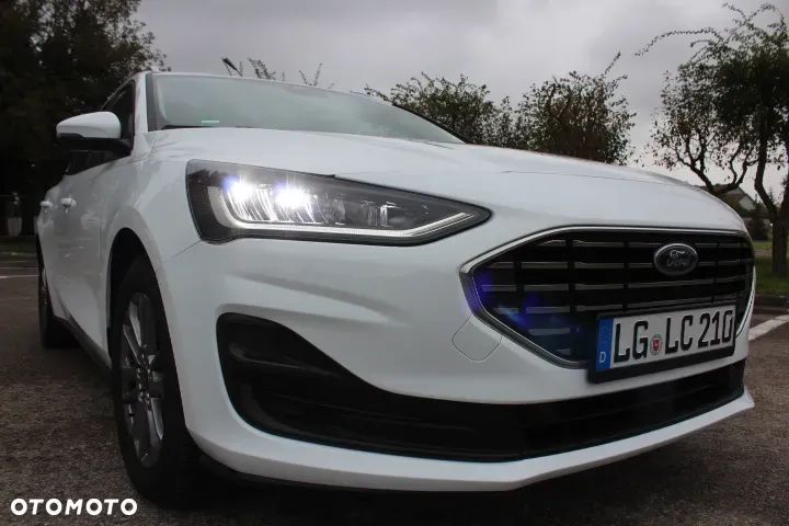 Ford Focus 1.0 EcoBoost Hybrid TITANIUM X - 10