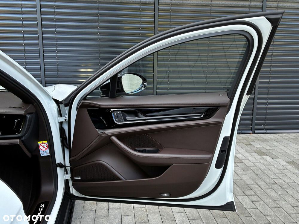 Porsche Panamera - 41