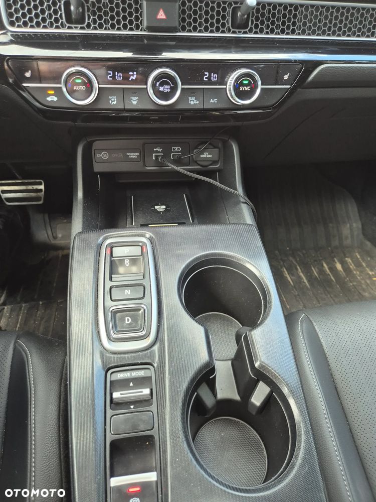 Honda Civic 2.0 i-MMD Advance BSI CVT - 12