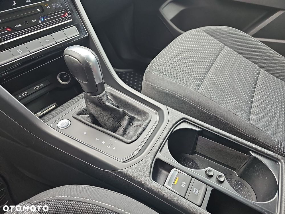 Volkswagen Touran 2.0 TDI BMT Comfortline DSG - 24
