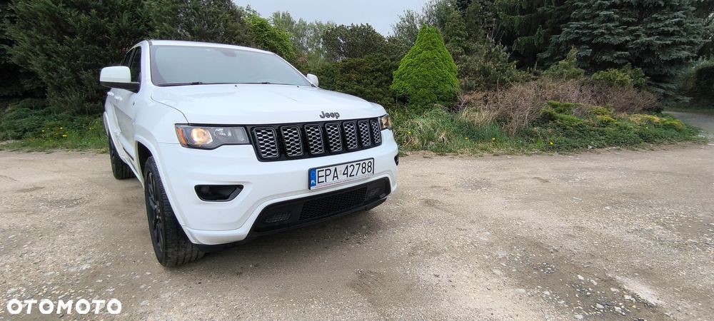 Jeep Grand Cherokee - 13