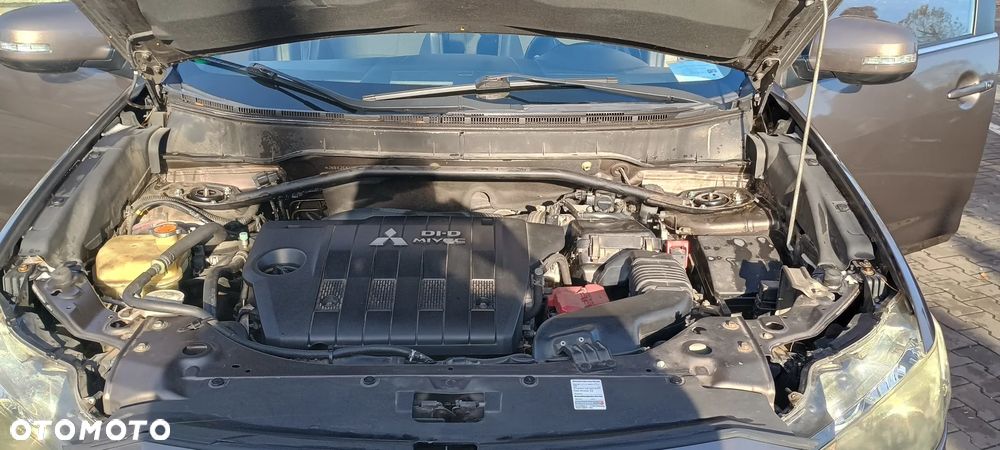 Mitsubishi Outlander 2.2 DID Intense EU5 - 10