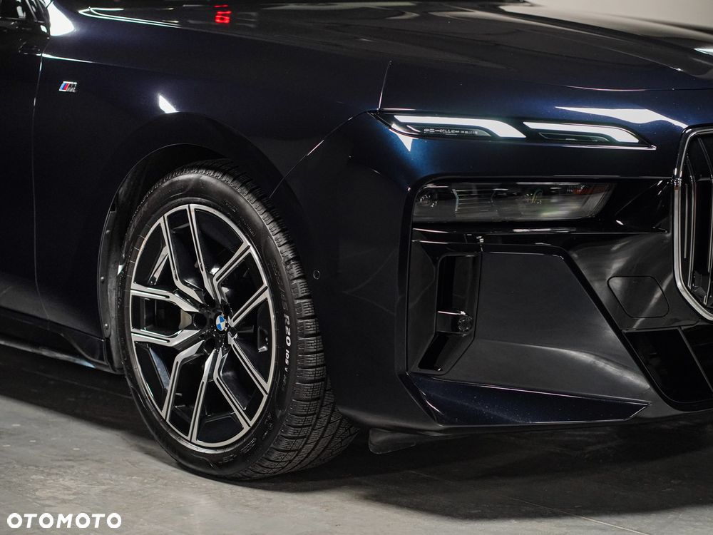 BMW Seria 7 - 36