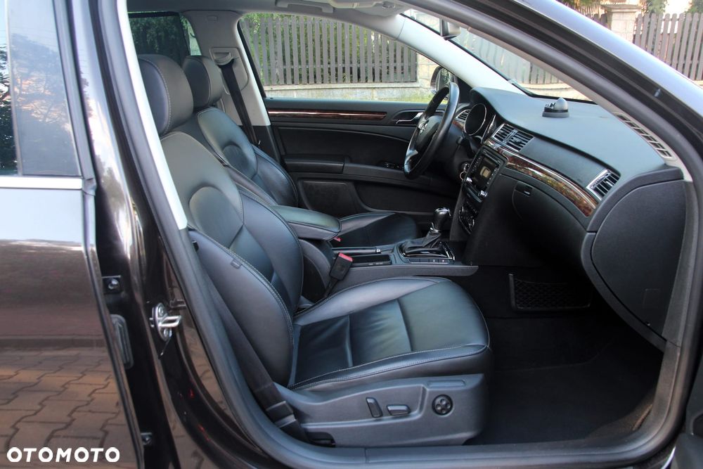 Skoda Superb 2.0 TDI DSG L&K - 32