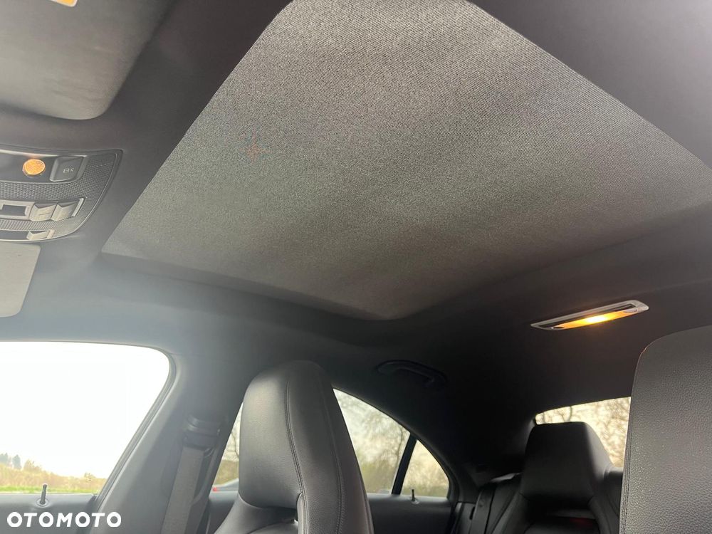 Mercedes-Benz CLA 250 4Matic 7G-DCT AMG Line - 23