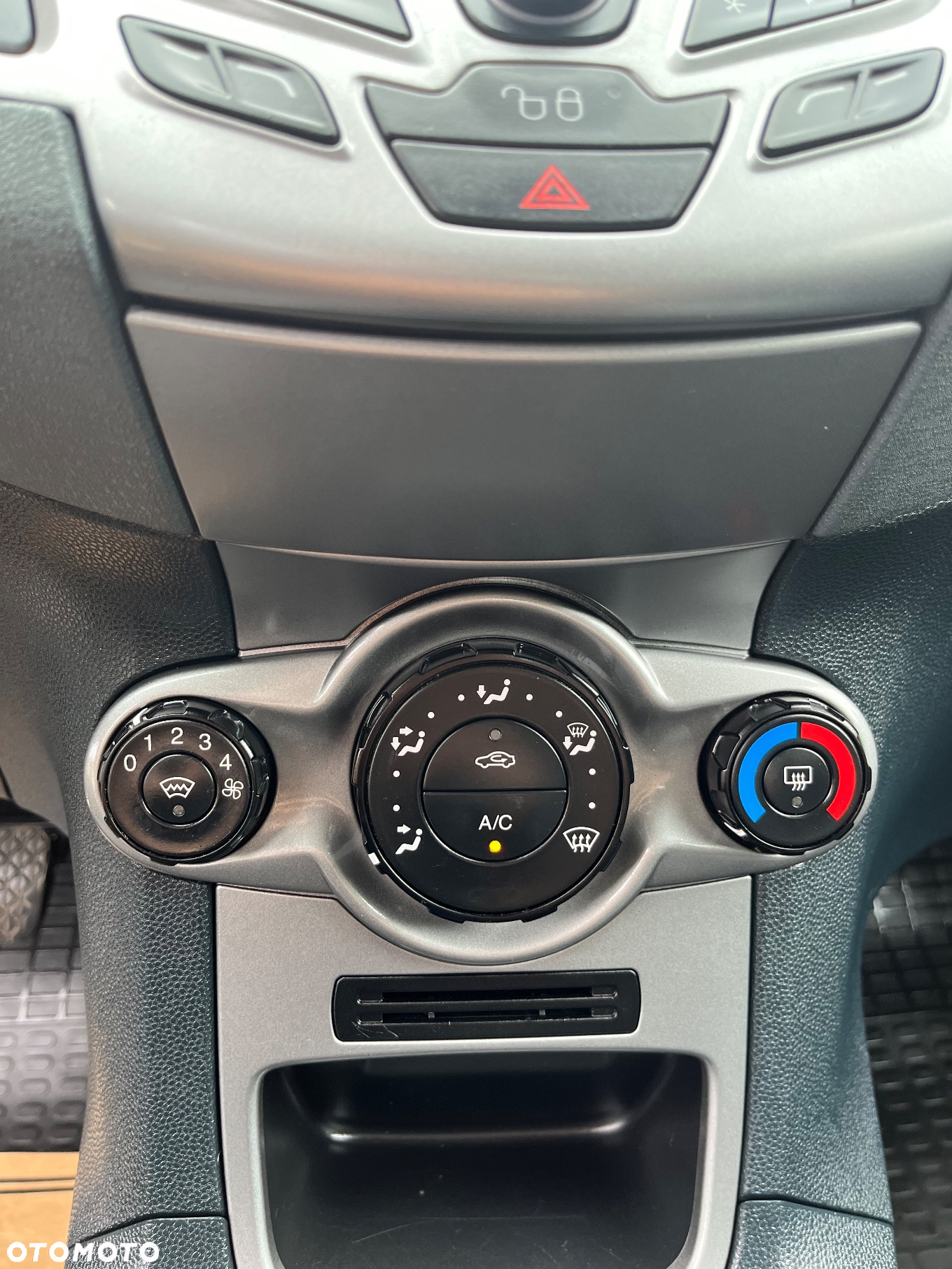 Ford Fiesta 1.25 Ambiente - 30