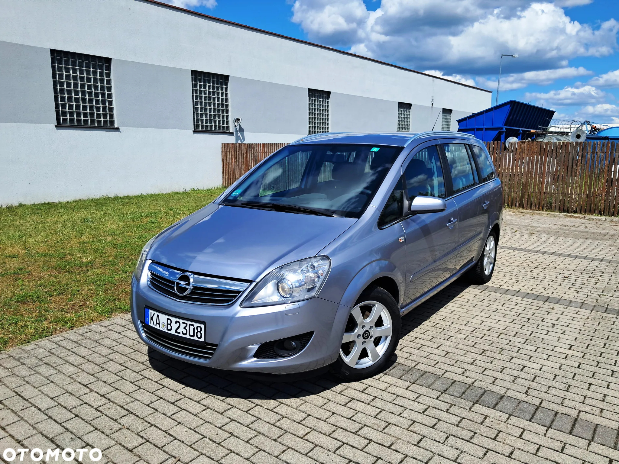 Opel Zafira 1.8 Cosmo - 2