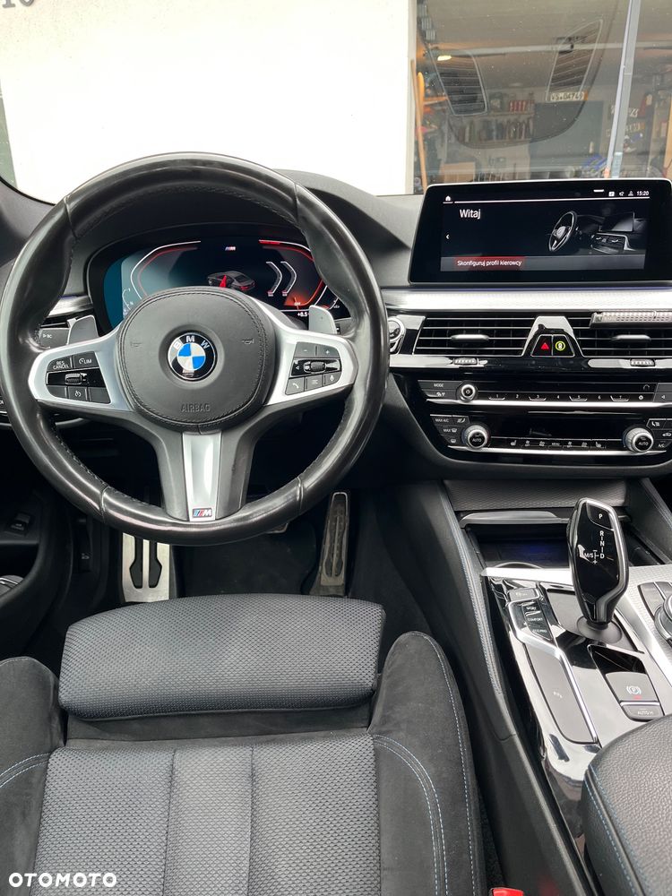 BMW Seria 5 520d M Sport sport - 31