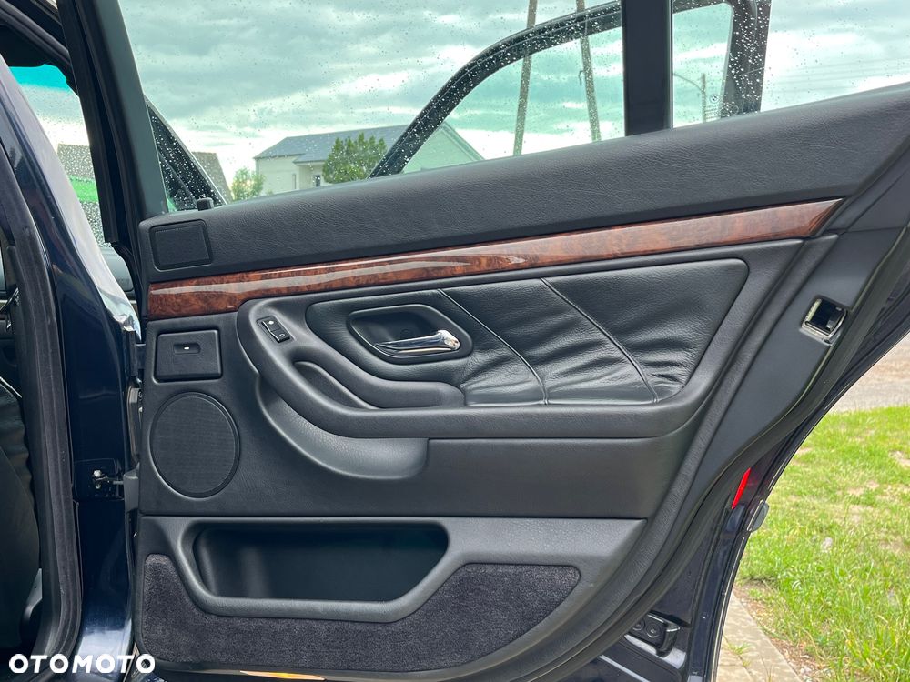 BMW Seria 7 - 23