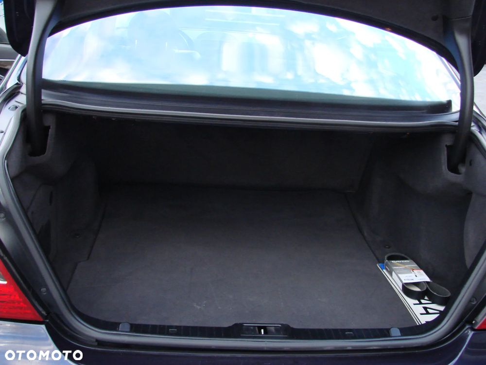 Mercedes-Benz Klasa E 55 AMG Automatik - 22