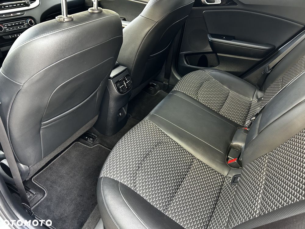 Kia XCeed 1.5 T-GDI Business Line DCT - 14